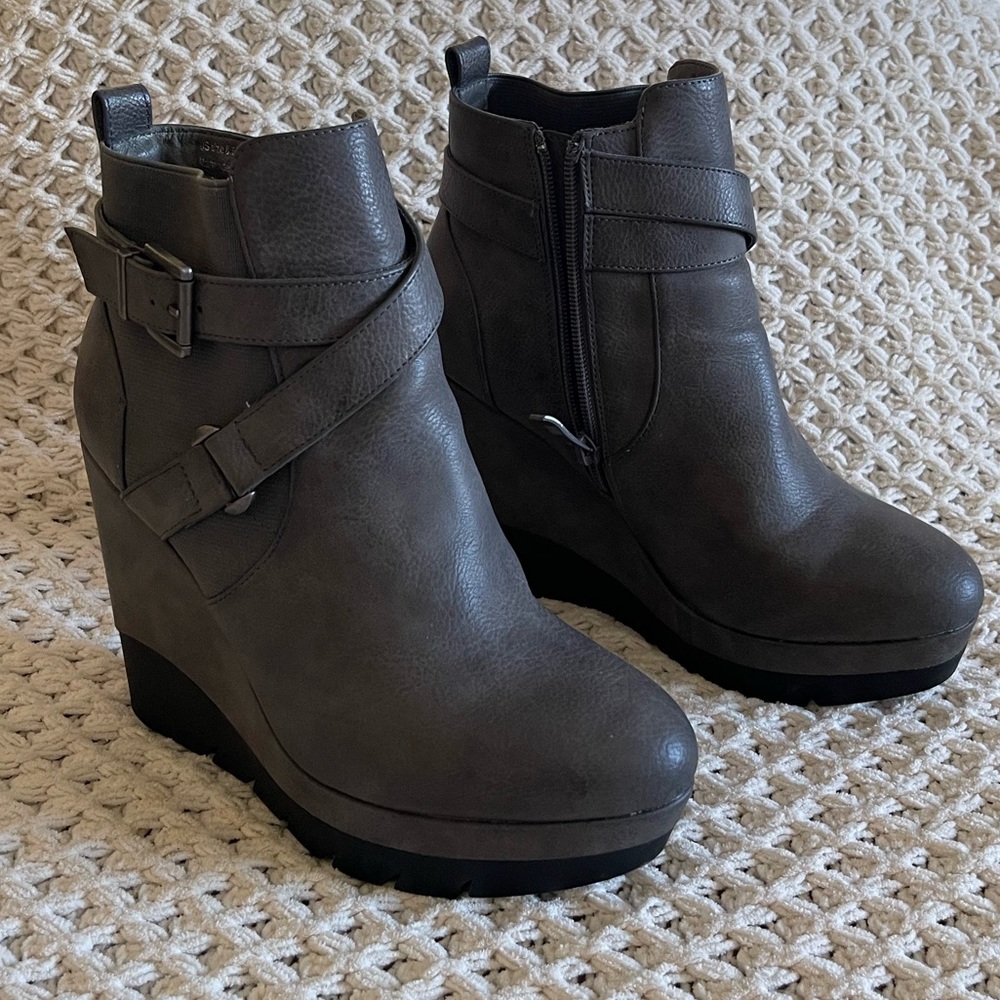 Sbicca Platform Booties